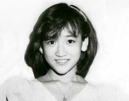 岡田有希子さん没後34年。“アイドルは生身の人間”だと示した特別な存在 | AERA dot. (アエラドット)