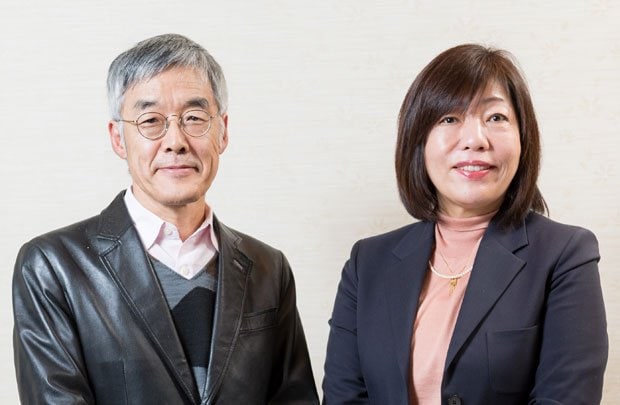 高橋源一郎さん（左）と林真理子さん（撮影／写真部・堀内慶太郎）