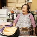 102歳現役美容部員がふるまう“まろやかカレー”の秘密 取材陣も唸るそのコツとは?