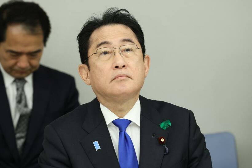こども政策推進会議の初会合で発言に臨む岸田文雄首相