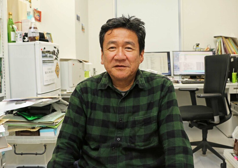 長年、クマを研究してきた東京農業大学の山崎晃司教授＝米倉昭仁撮影