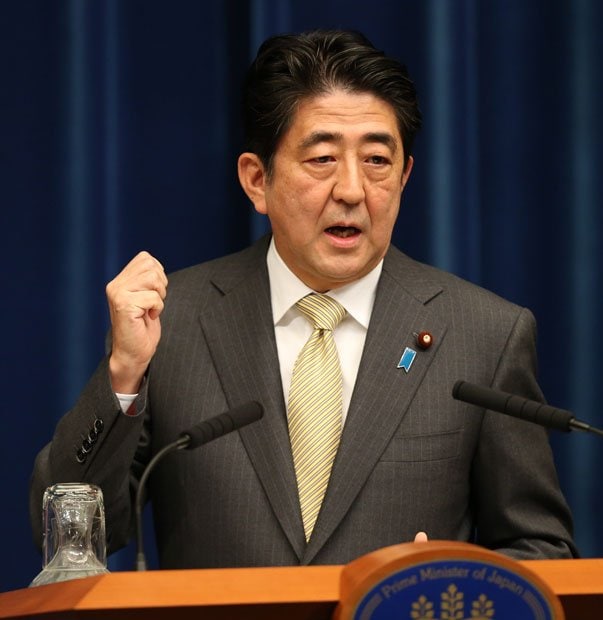 あまりに唐突に特定秘密保護法案を国会に提出し、強引に成立させた安部首相。野党も崩壊状態となった　（c）朝日新聞社　＠＠写禁