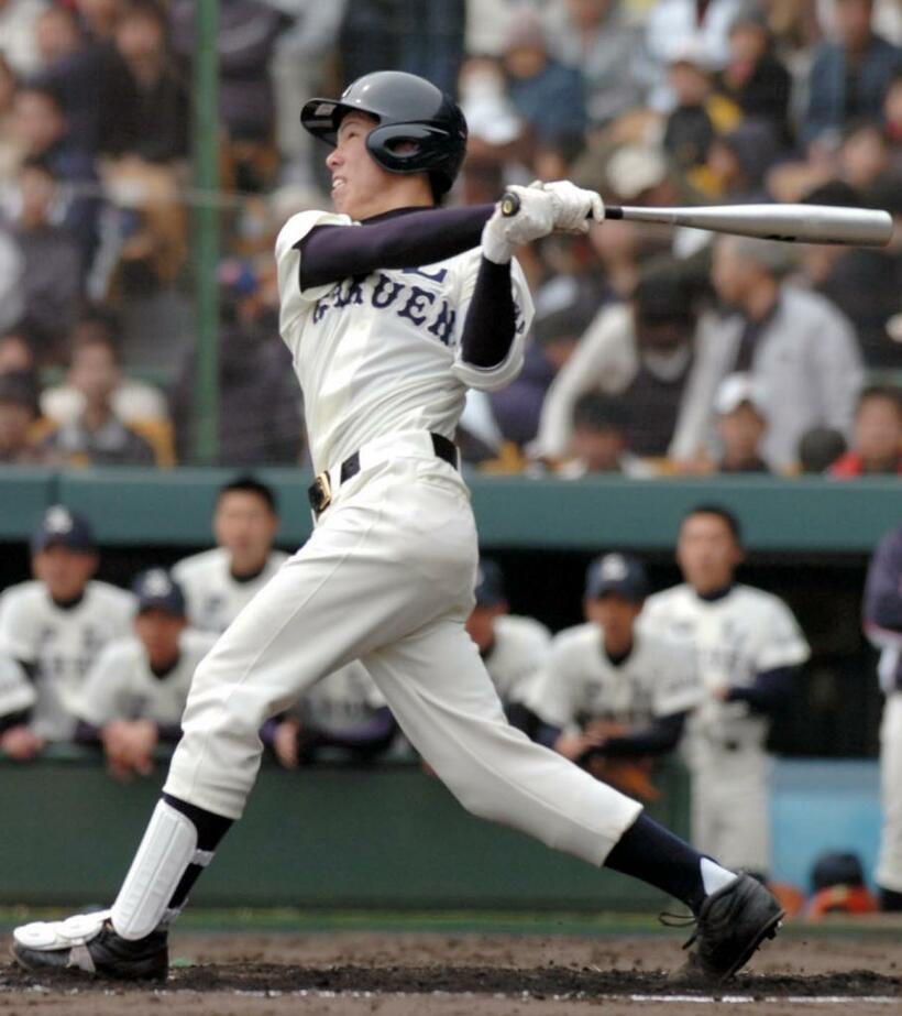 打撃でも非凡な才能を見せていたPL学園時代の前田健太　（ｃ）朝日新聞社