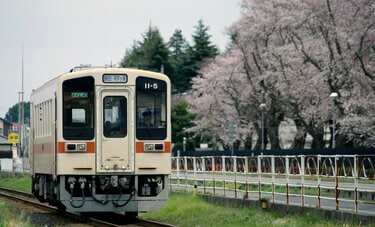 「えちぜん鉄道」の“顔”アテンダント、観光客案内や高齢者サポートも ローカル線復活のカギは