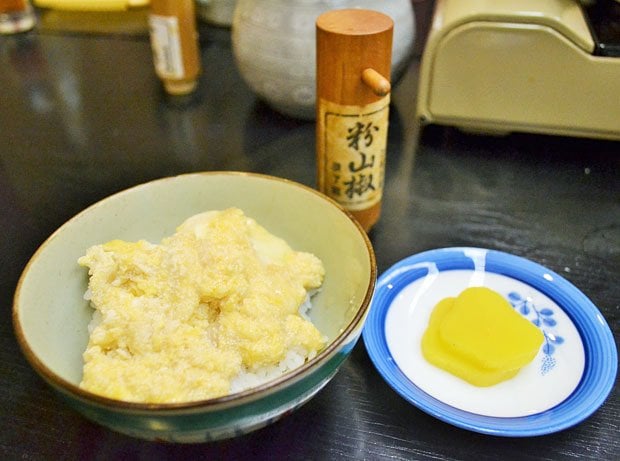 ハモすき鍋の締めは卵でとじたハモの子をご飯にかける「ハモの子丼」で。上品な味わいでおいしい