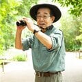 フラミンゴが青い食べ物を食べたら青くなる? 『ざんねんないきもの事典』今泉忠明先生の回答とは