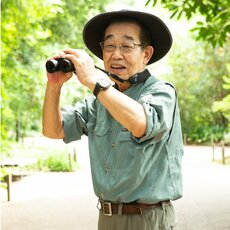 フラミンゴが青い食べ物を食べたら青くなる？　『ざんねんないきもの事典』今泉忠明先生の回答とは