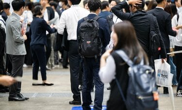 【2024年下半期ランキング　ライフ・経済編9位】【人気110社×就職力】24卒・アクセンチュア採用数、東大・京大・早慶に次ぐ「意外な大学」