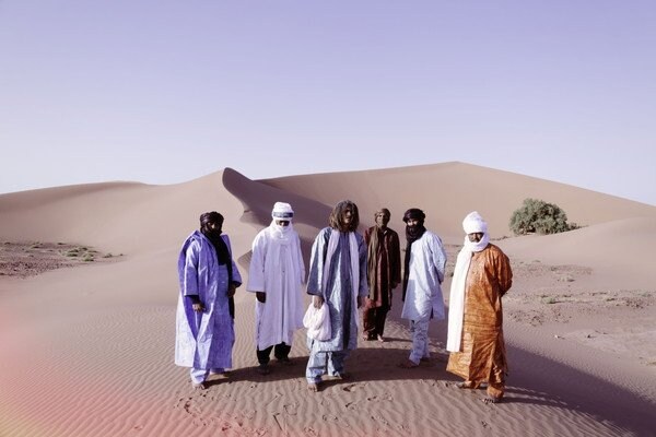 “砂漠のブルース”の先駆者=ティナリウェン、11月に6年ぶり来日公演