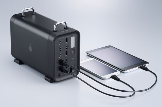 タブレットもスマホも同時充電可能（画像提供元：エリーパワー株式会社）