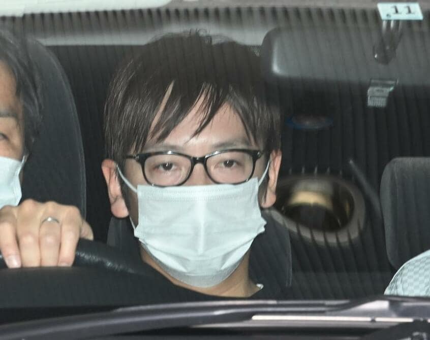 送検される宮本一希容疑者=2023年5月26日