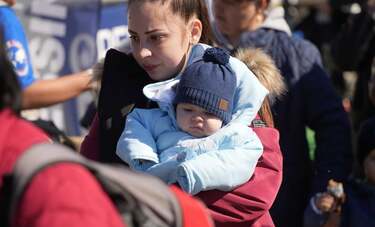 「難民になりたくない」ウクライナに両親は留まった　日本の受け入れ数325人が示す避難の壁