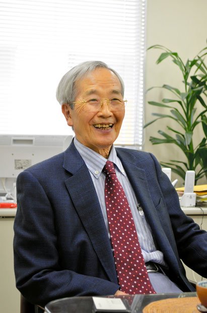 東京農工大学特別栄誉教授　遠藤章さん（８２）／２０１２年には、アップル創業者の一人であるスティーブ・ジョブズ氏らと共に、日本人として初めて米国の発明家殿堂入りも果たした　（ｃ）朝日新聞社