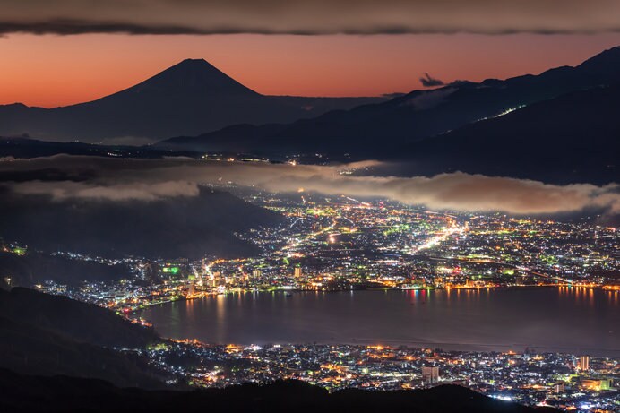 高ボッチ高原から望む富士山と諏訪湖の絶景