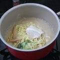「天下一品」の冷凍食品、カップ麺はうまいのか 6月末大量閉店を惜しむ記者が実食 「万博で展示すべき」と思った“再現度”とは