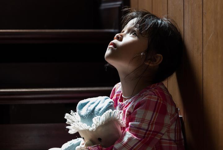 児童虐待やDVの加害者のゆがんだ価値観によって、子どもが犠牲になる事件が後を絶たない（写真：getty Images）