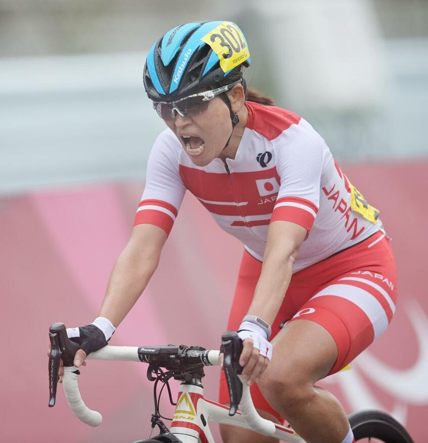 自転車女子ロード(C1~3)の杉浦佳子はパラリンピック初出場で2冠(c)朝日新聞社