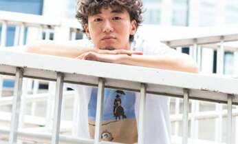 劇団主宰、役者としても活躍する映画監督の初小説 「友だちにLINEするような感覚で」全編スマートフォンで執筆