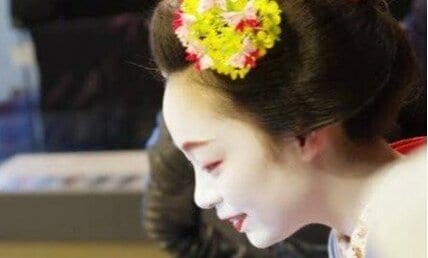 元舞妓が告発した「お風呂入り」「給与月5万」…　弁護士も“花街の違法行為” と指摘「現代の奴隷そのもの」　