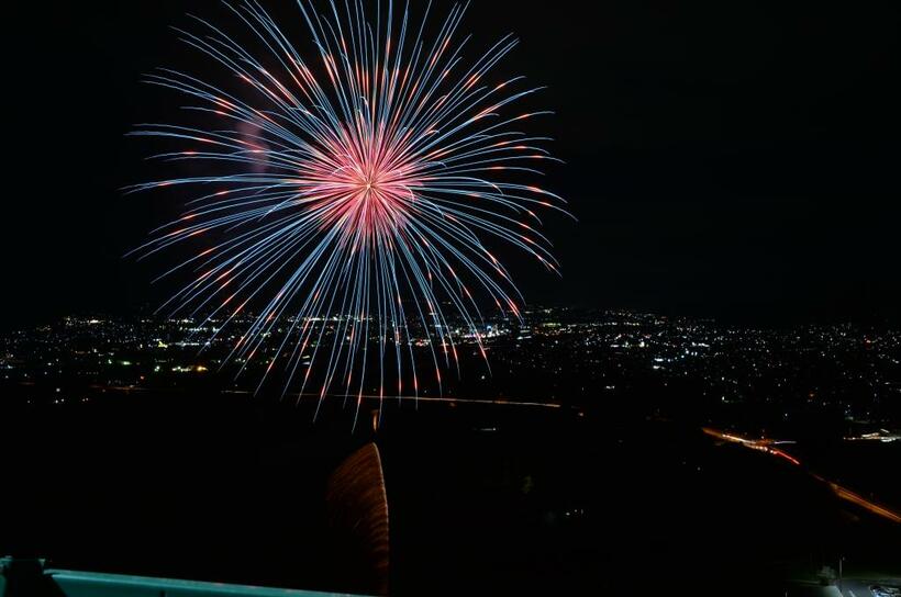 元気や希望を届けたいと全国で打ち上げられた花火／２０２０年６月１日、長野県で