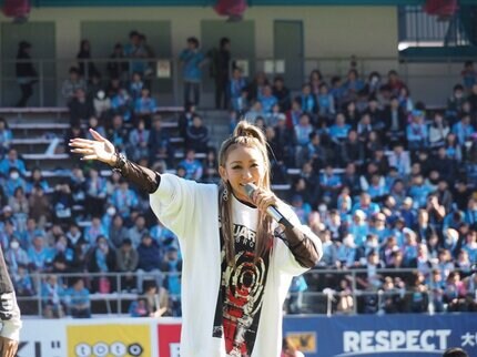 倖田來未、J1リーグ・サガン鳥栖vs北海道コンサドーレ札幌戦でSPパフォーマンス披露