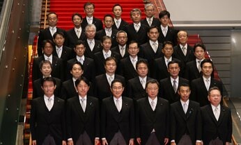 岸田首相「女性ならではの感性と共感力」で漏れた自民党の古い“オッサン政治”の本音