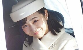 佳子さま29歳　気品のプリンセスは「大きな目でのぞきこみ、ほほ笑む」　車内でイヤリングをつけ、極寒の大晦日に祈りを捧げた1年