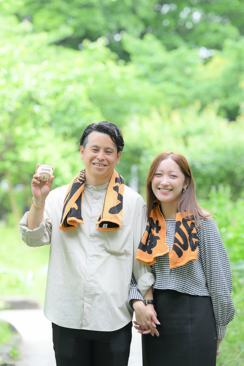 外谷真奈さん(右)、外谷聡史さん(撮影/篠塚ようこ)