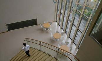 女子校でプログラミング教育導入 「実質無償化」で存在感増す私立校