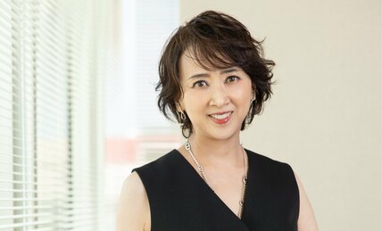 50歳を過ぎたら人生から「結婚」の二文字が消えた　紫吹淳（56）が語る「選択的おひとりさま」の日々