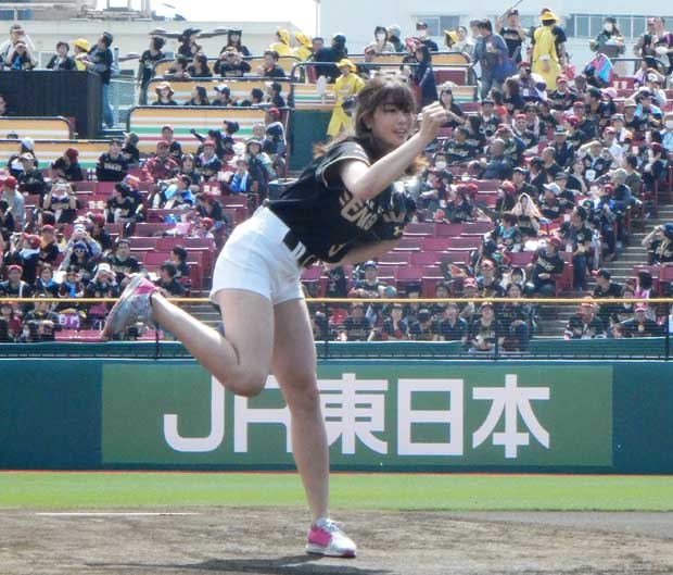 稲村亜美　（ｃ）朝日新聞社　※写真は本記事の試合とは関係ありません