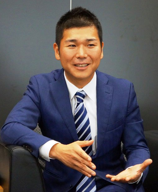ＲＩＺＡＰ（ライザップ）社長瀬戸健さんせと・たけし／１９７８年生まれ。福岡県出身。明治大学商学部中退。２００３年に設立した健康コーポレーションで「豆乳クッキーダイエット」をヒットさせ、１２年にＲＩＺＡＰ１号店オープン。高校時代に初恋相手のダイエットをサポート。「あの経験がライザップの考え方につながった」（撮影／編集部・永田稔）