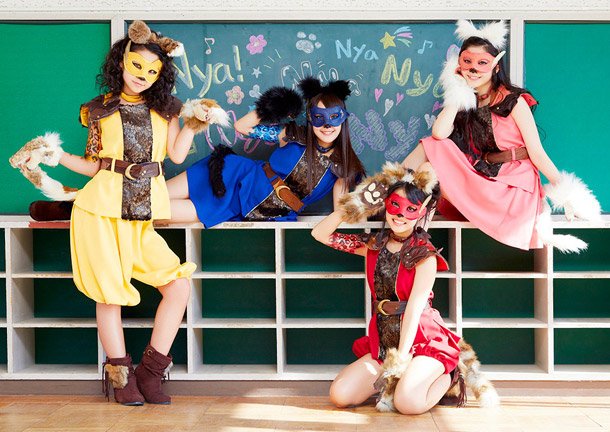 女子中高生ダンスボーカルグループ“ジェイディーズ”キュートな猫に変身
