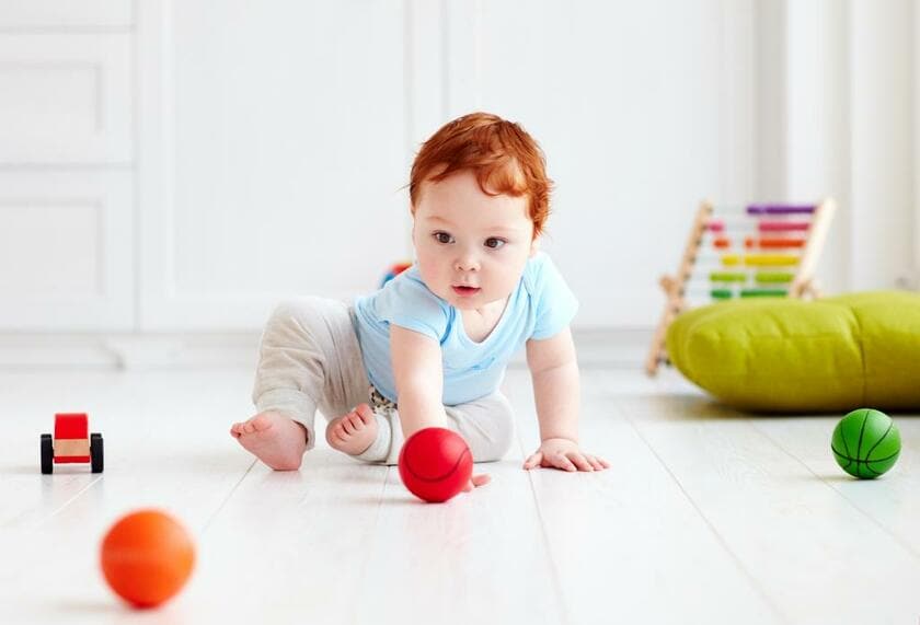 ハイハイが始まった後は特に、家の中に危険がいっぱいだ（写真／gettyimages）