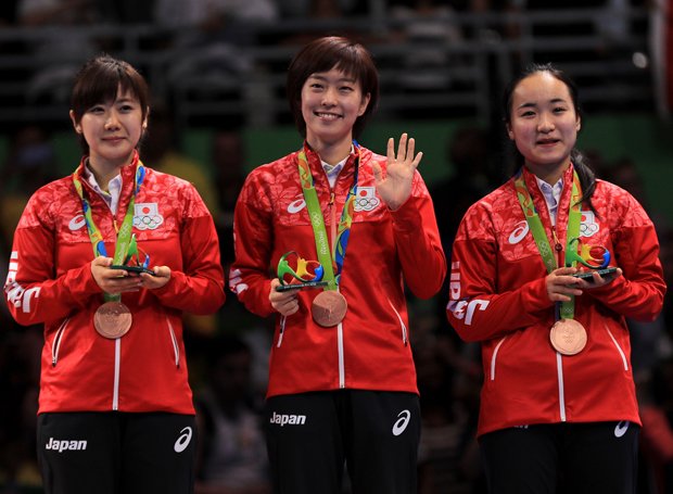 ロンドン五輪に続き、2大会連続でメダルを獲得した卓球女子団体チーム。（写真:Getty Images）