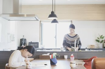中学受験塾の宿題に「ついていけない」と悩む母に、プロが警告する「子が伸びなくなる勉強スタイル」とは