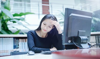 独身女性「カバーする私たちにも福利厚生を」 時短給付に募る不公平感　韓国で一部導入「非婚手当」とは