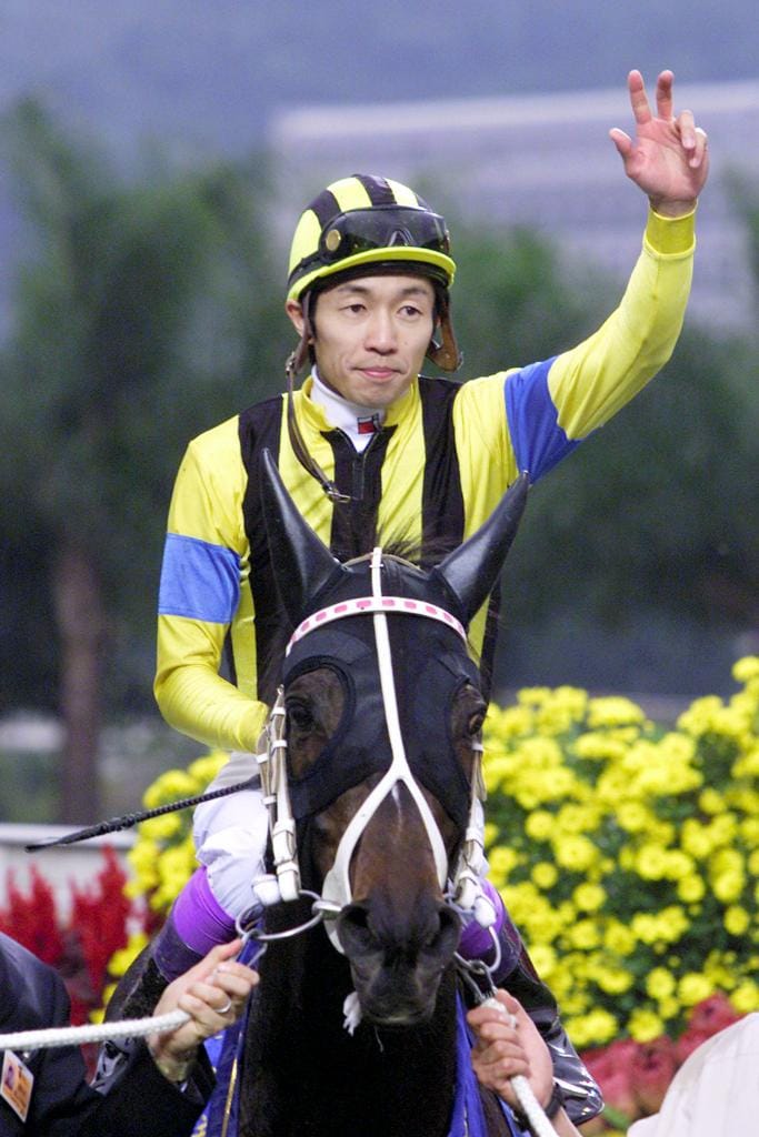 2001年12月、香港の引退レースでGI初優勝したステイゴールド。武豊騎手＝ロイター