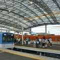 阪神・甲子園駅で流れる大会期間限定の列車接近音って? 向谷実が明かす秘話