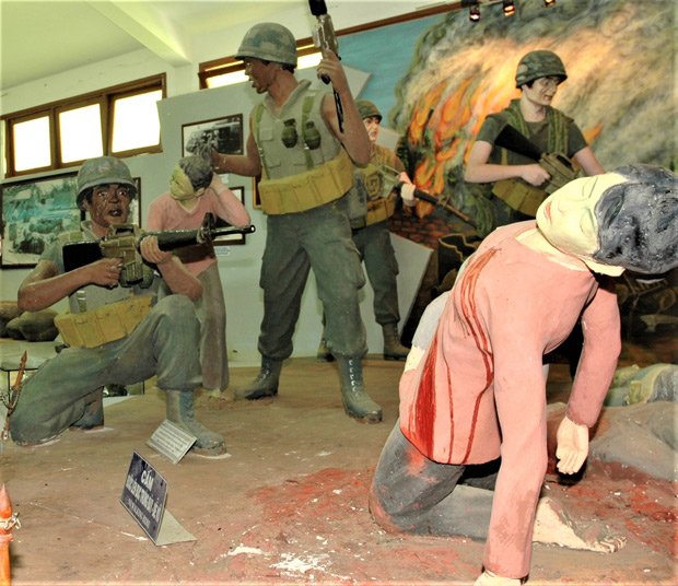 旧ソンミ村の博物館には、米軍の虐殺行為を伝える人形や写真が展示されている（撮影／編集部・山本大輔）