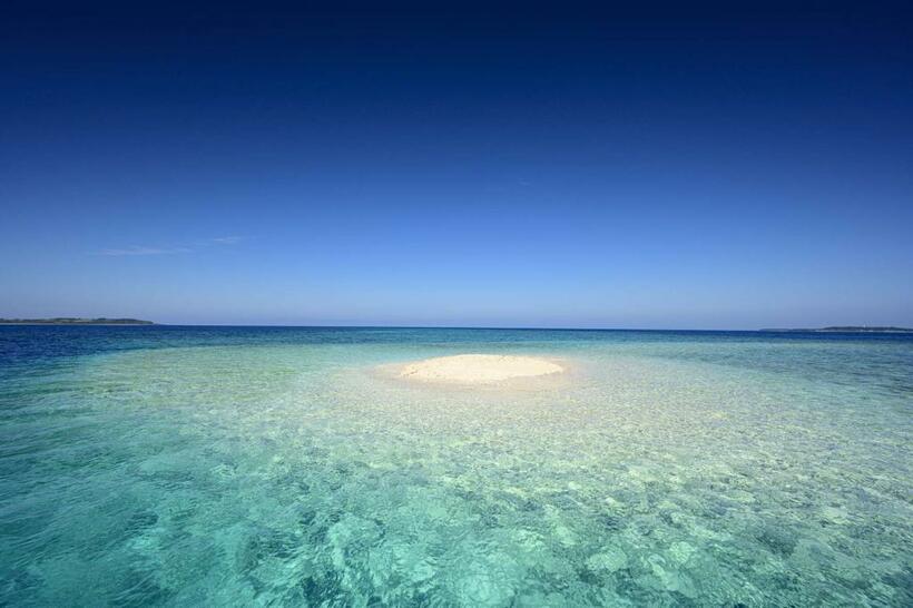 バラス島。西表島の北にあるこの小島はサンゴのかけらが波で寄せ集められて出来上がったもの■ニコンZ 7・ニッコールZ 14－30mm f／4S・ISO200・絞りf8・1／750秒