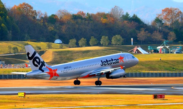 ジェットスター・ジャパンの旅客機＝高松空港 　（c）朝日新聞社　＠＠写禁