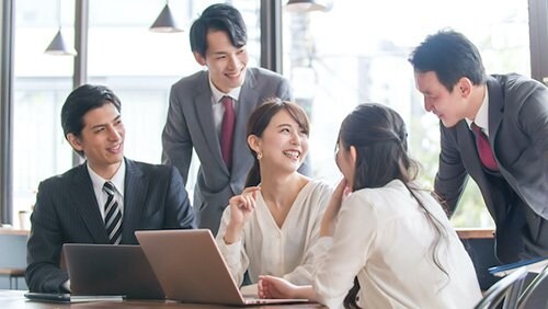 商談数が増やせ、移動時間や交通費を大幅に削減できる。ベルフェイスでは、成果にコミットする手厚い導入支援も行っている。ウィズコロナ時代の営業として、安心してチームで売り上げの向上が目指せる