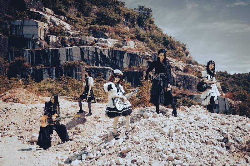 BAND-MAID、映像作品より「Puzzle」お給仕映像公開