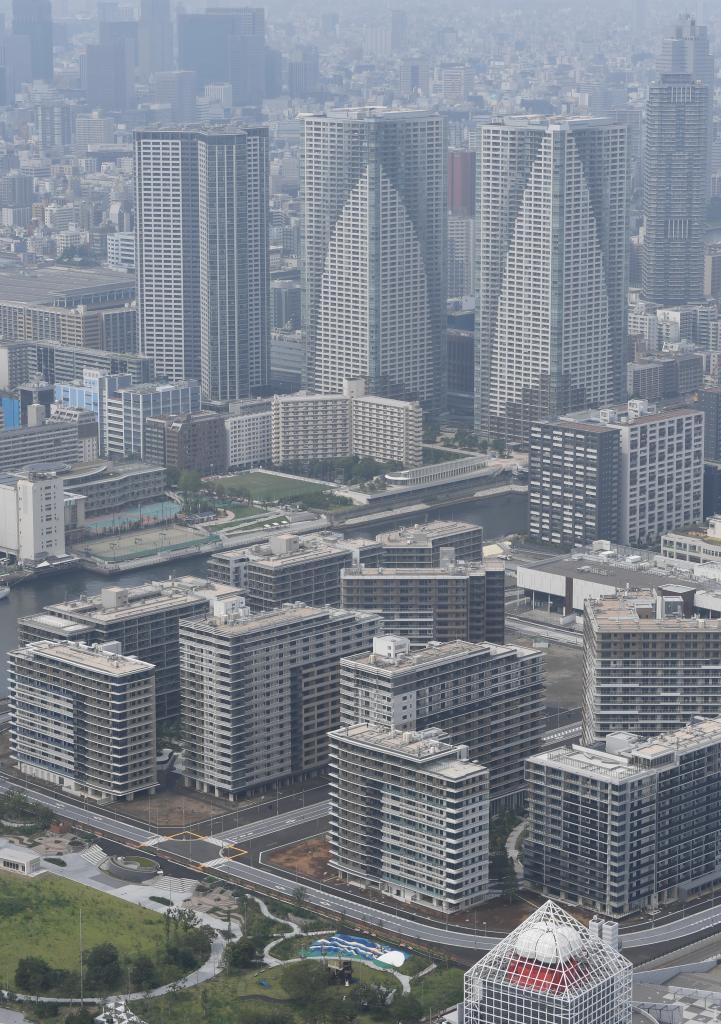 東京五輪の選手村がある東京・晴海のマンション群（C）朝日新聞社