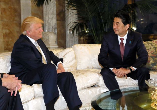 安倍首相とトランプ時期米大統領との会談　（ｃ）朝日新聞社