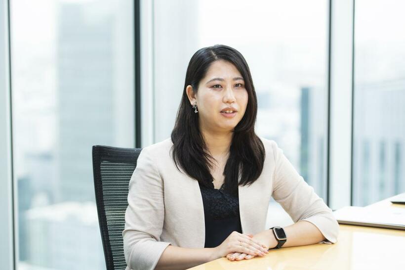 レオス・キャピタルワークスの仲岡由麗江さん。SBI証券で投資信託のサービス拡充やiDeCo関連業務に関わり、2021年8月より現職。セミナーも得意。資産運用の普及に務める（撮影／写真映像部・高野楓菜）