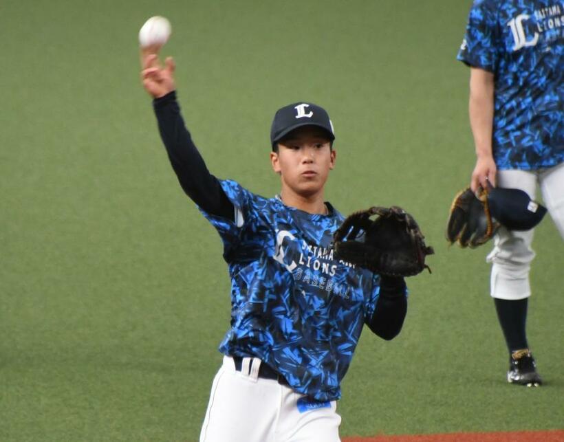 1軍登録されて活躍する18歳の西武・滝沢夏央