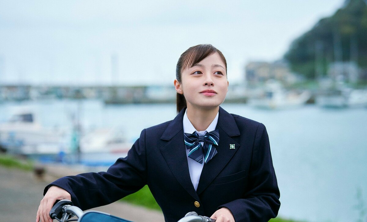 新品　未掲示　未使用　非売品　橋本環奈　制服　ポスター　おむすび 激レア☆】連続テレビ小説 おむすび B1ポスター 橋本環奈 - メルカリ