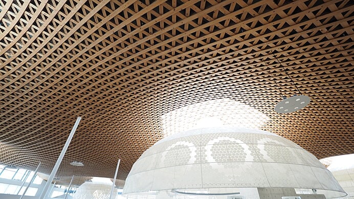岐阜市立中央図書館の木製格子屋根